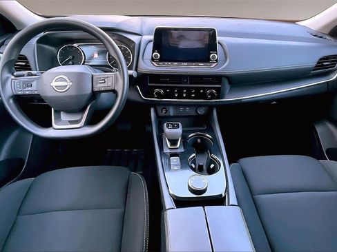 Used 2025 Nissan Rogue S image 14