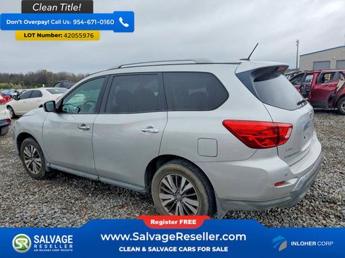 Used 2017 Nissan Pathfinder SV image 3