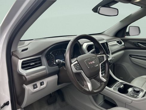 Used 2023 GMC Acadia SLT image 13