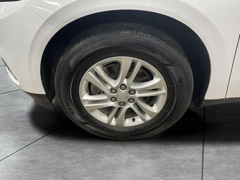 Used 2019 Buick Enclave Essence AWD/4WD image 18