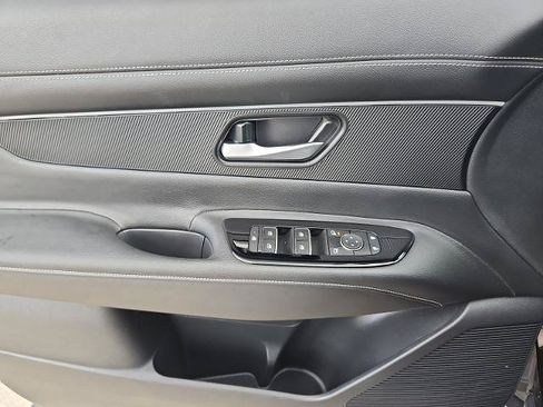 Certified 2025 Nissan Murano SV FWD image 14