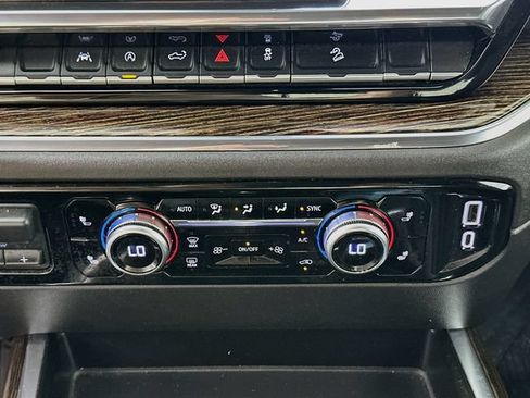 Used 2024 GMC Sierra 1500 Elevation w/ Preferred Package AWD/4WD image 13