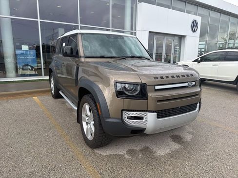 Used 2021 Land Rover Defender 110 SE image 3