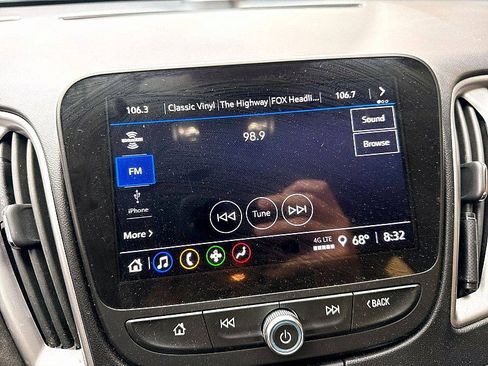 Used 2023 Chevrolet Malibu LT FWD image 11