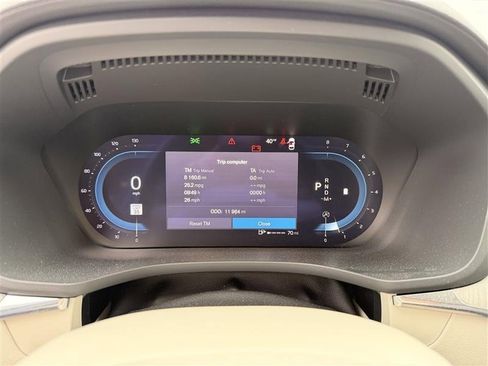 Used 2024 Volvo XC60 B5 Ultimate image 3