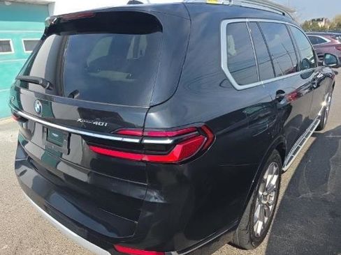 Used 2023 BMW X7 xDrive40i w/ Executive Package image 3