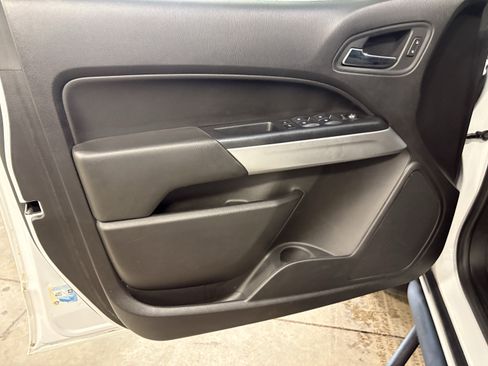 Used 2019 Chevrolet Colorado LT w/ LT Convenience Package image 4