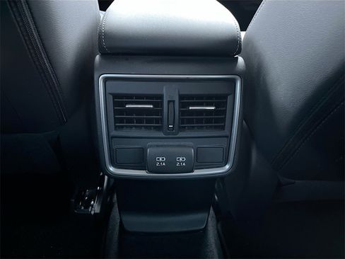 Used 2024 Subaru Forester Limited image 28