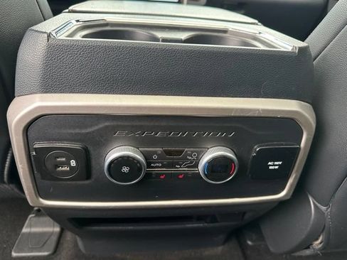 Used 2022 Ford Expedition Limited AWD/4WD image 21