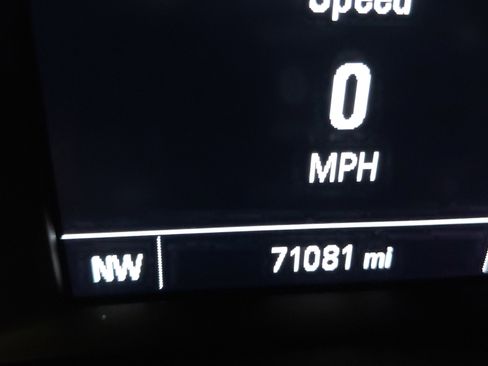 Used 2018 Chevrolet Equinox LT FWD image 20