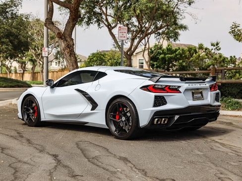 Used 2022 Chevrolet Corvette Stingray Coupe w/ Z51 Performance Package RWD image 4
