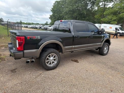 Used 2019 Ford F250 King Ranch w/ King Ranch Ultimate Package AWD/4WD image 3