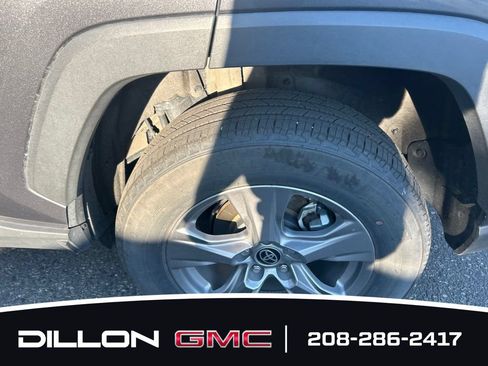 Used 2025 Toyota RAV4 XLE AWD/4WD image 28