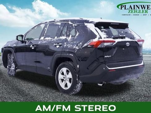 Used 2020 Toyota RAV4 XLE image 2