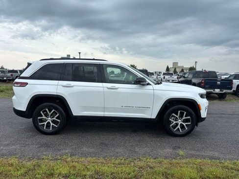 Used 2025 Jeep Grand Cherokee Limited w/ Luxury Tech Group II AWD/4WD image 1