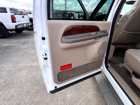 Used 2001 Ford Excursion Limited image 16