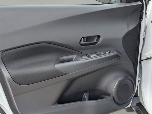 New 2025 Nissan Kicks Play S image 10