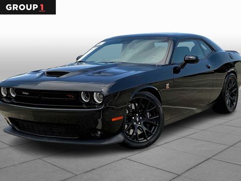 Used 2019 Dodge Challenger R/T Scat Pack w/ Dynamics Package RWD image 1