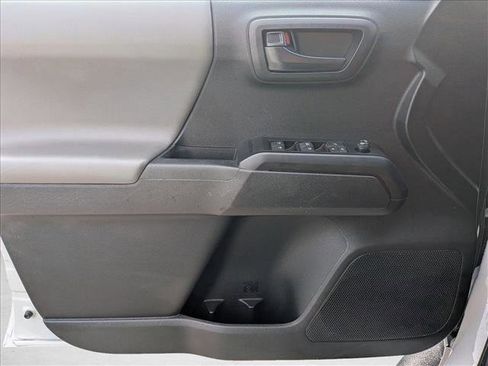 Used 2022 Toyota Tacoma SR w/ SR Convenience Package RWD image 10