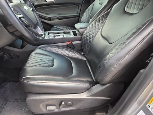 Used 2023 Ford Edge Titanium AWD/4WD image 10