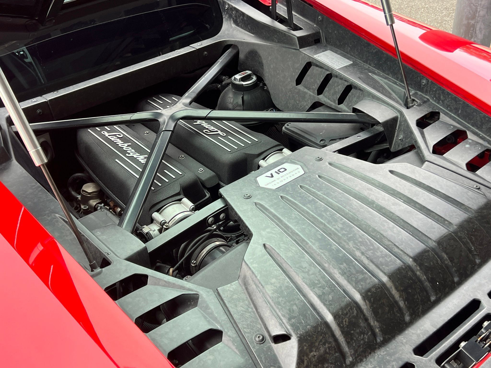 Used 2016 Lamborghini Huracan LP 580-2 RWD image 32