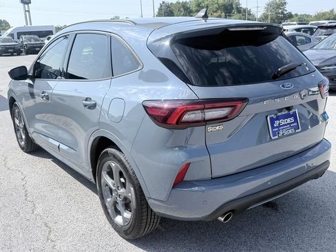 Used 2023 Ford Escape ST-Line w/ Tech Pack #1 FWD image 7