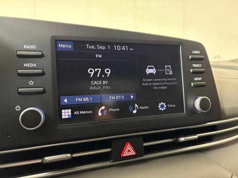 Used 2024 Hyundai Elantra SE FWD image 27