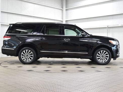 Used 2024 Lincoln Navigator L 4WD image 9