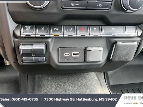 Used 2025 Chevrolet Silverado 2500 Custom w/ Custom Value Package image 24