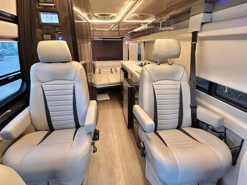 Used 2020 Mercedes-Benz Sprinter 3500 image 36