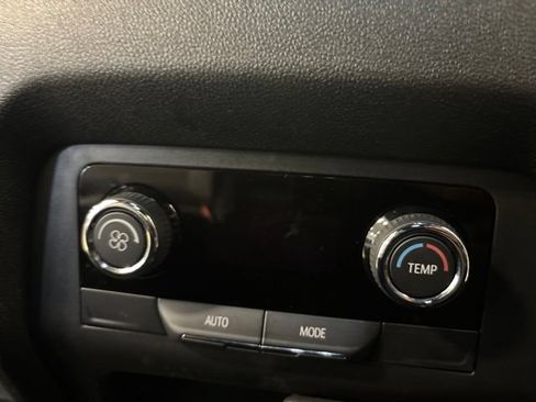 Used 2026 Chevrolet Traverse LT w/ Driver Confidence Package FWD image 19