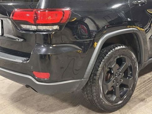 Used 2020 Jeep Grand Cherokee Laredo image 13