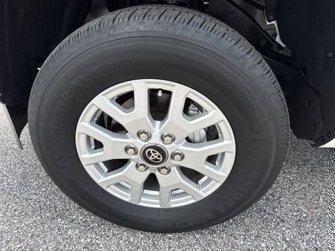 Used 2025 Toyota Tacoma SR5 w/ SR5 Upgrade Package RWD image 39