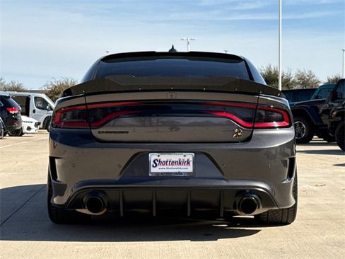 Used 2018 Dodge Charger R/T Scat Pack image 8