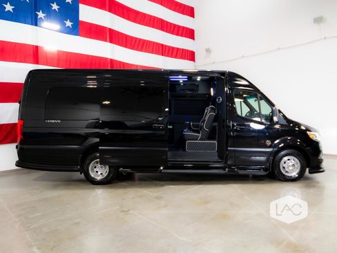Used 2025 Mercedes-Benz Sprinter 3500 image 29