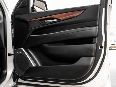 Used 2019 Cadillac Escalade ESV Premium Luxury RWD image 51