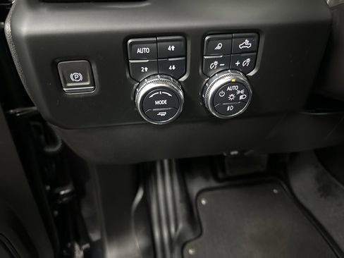 Used 2023 GMC Sierra 1500 AT4 w/ AT4 Premium Package image 34