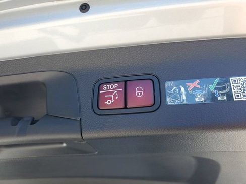 Certified 2026 Mercedes-Benz GLS 450 4MATIC image 35
