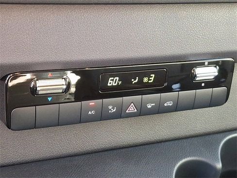 Used 2025 Mercedes-Benz Sprinter 2500 image 15