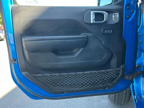 Used 2022 Jeep Gladiator Sport AWD/4WD image 5