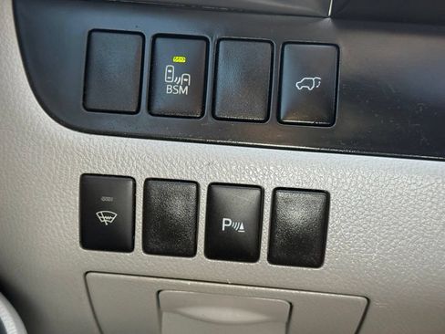 Used 2016 Toyota Highlander Limited FWD image 19