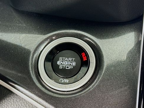 Used 2022 Jeep Grand Cherokee Laredo w/ Luxury Tech Group I image 21