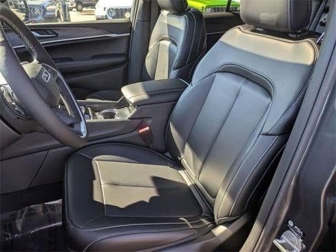 New 2025 Jeep Grand Cherokee Limited RWD image 17