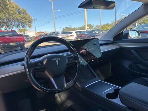 Used 2023 Tesla Model 3 Standard Range image 19