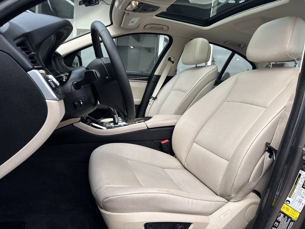 Used 2012 BMW 528i xDrive Sedan AWD/4WD image 30