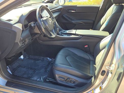 Used 2019 Toyota Avalon XLE w/ Moonroof Package image 24