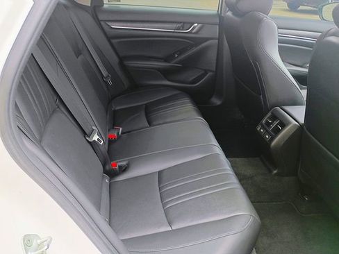Used 2022 Honda Accord Touring image 8