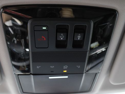 New 2025 Mitsubishi Outlander SE image 30