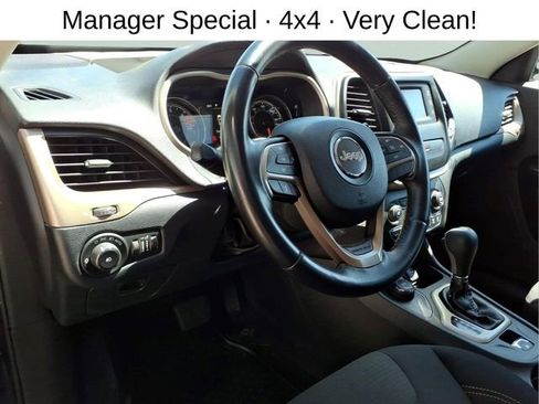 Used 2016 Jeep Cherokee Latitude AWD/4WD image 13