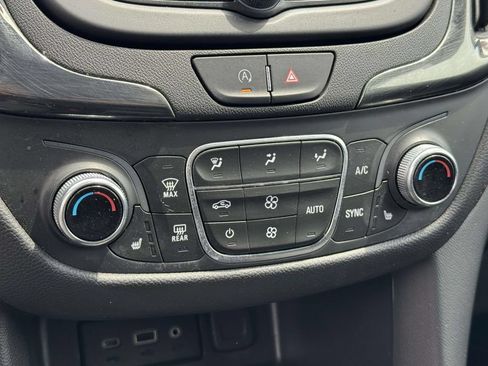 Used 2022 Chevrolet Equinox RS AWD/4WD image 30